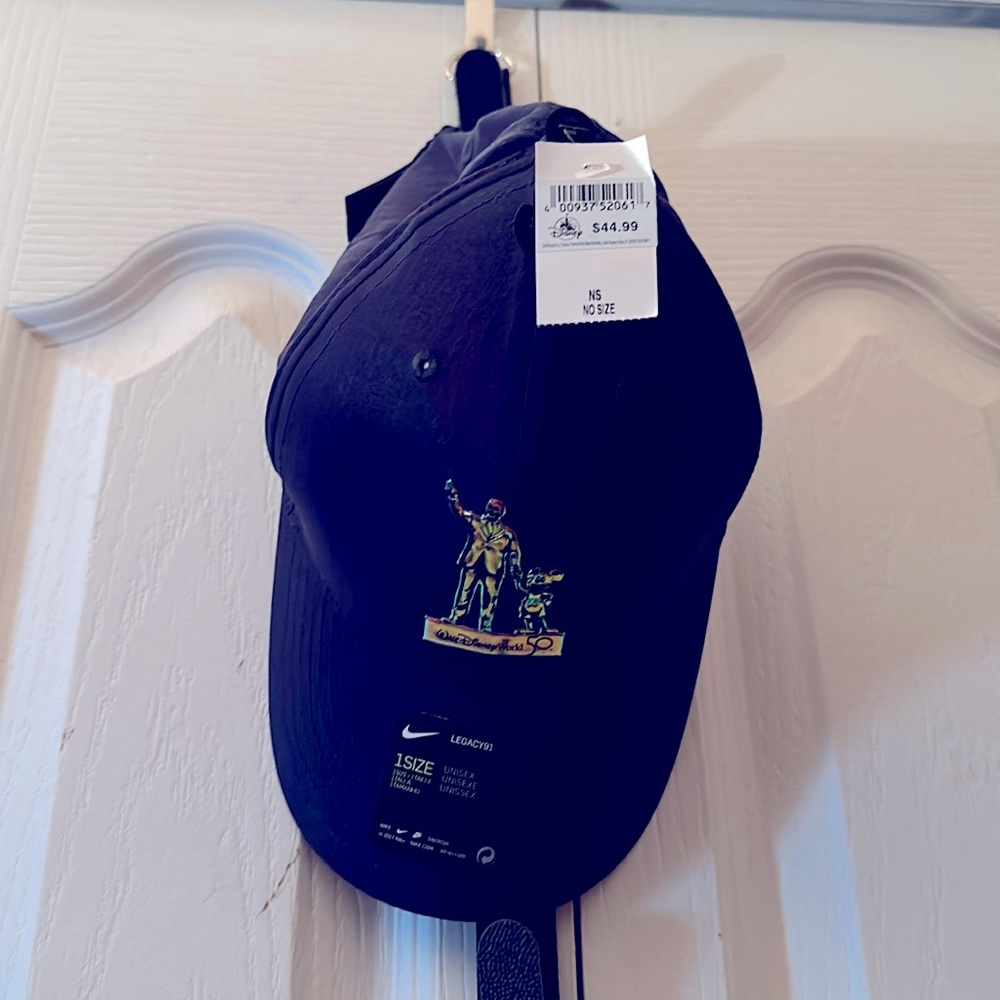 Nike brand new with tags partners logo